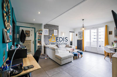 Appartement - 77 m² - 4 pièces