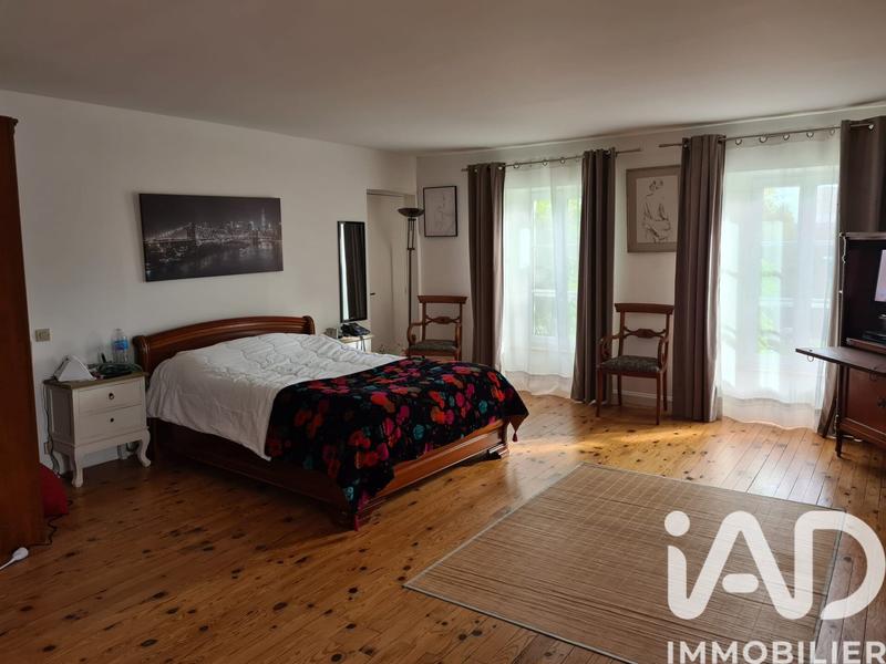 Maison - 323 m² - 8 pièces