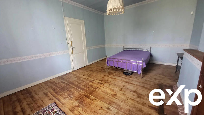 Maison - 213 m² - 8 pièces