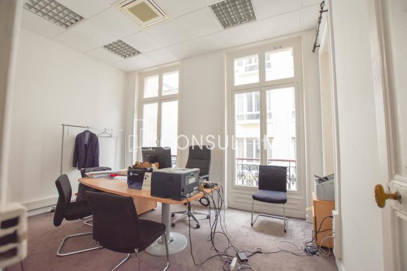 Bureau - 208 m² - 9 pièces