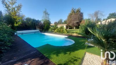 Maison - 185 m² - 7 pièces