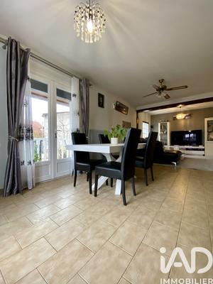 Maison - 98 m² - 6 pièces