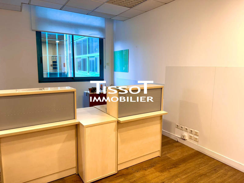 Bureau - 101 m² - 5 pièces