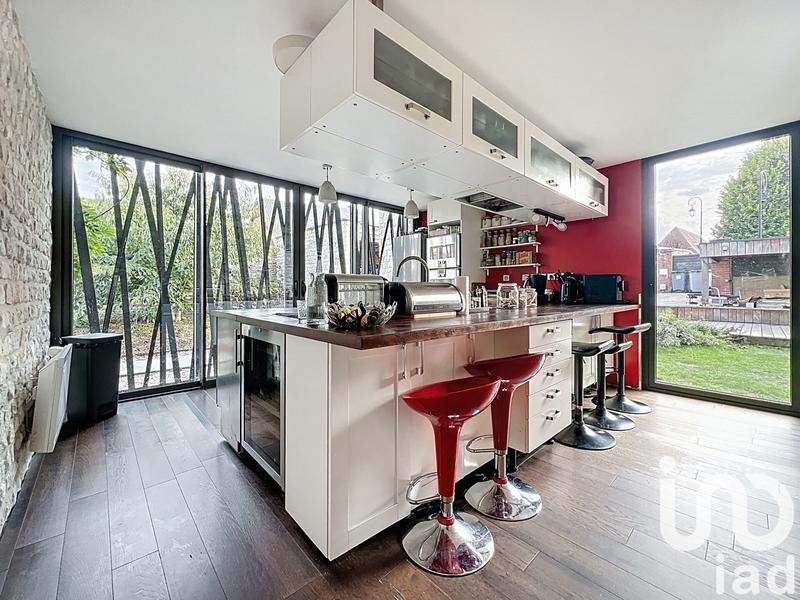 Maison - 220 m² - 8 pièces