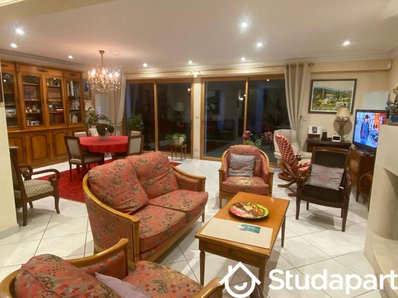 Chambre - 12 m² - 1 pièce