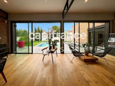 Maison - 477 m² - 12 pièces