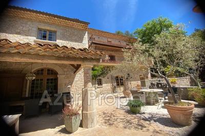 Maison - 460 m² - 14 pièces