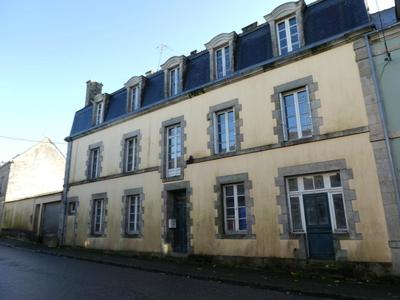 Maison - 300 m² - 8 pièces