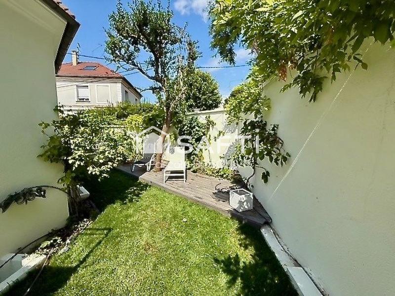 Maison - 337 m² - 8 pièces