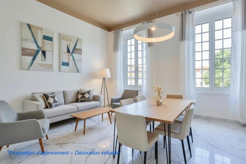 Appartement - 120 m² - 5 pièces