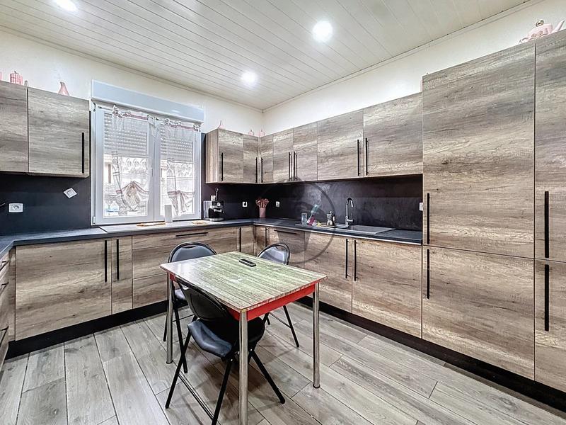 Maison - 167 m² - 7 pièces