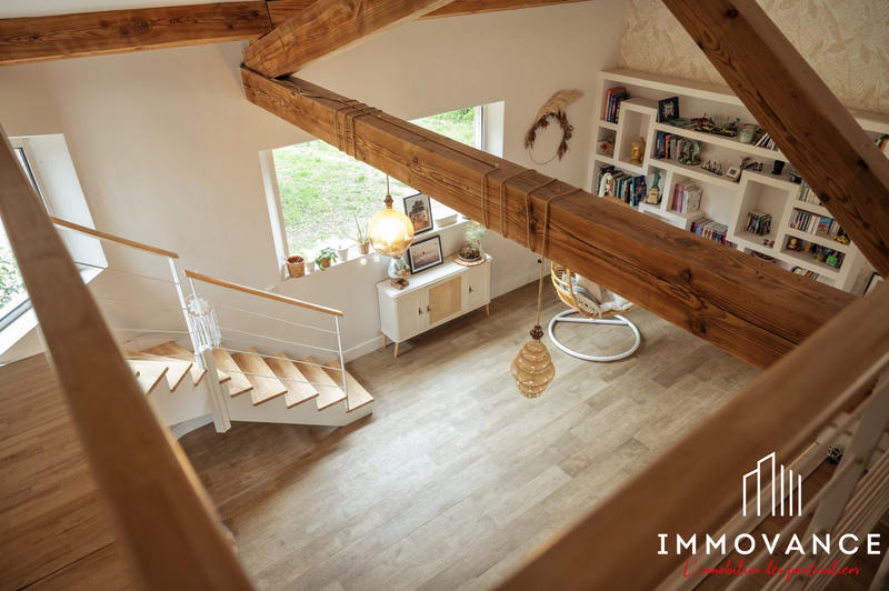 Maison traditionnelle - 240 m² - 6 pièces