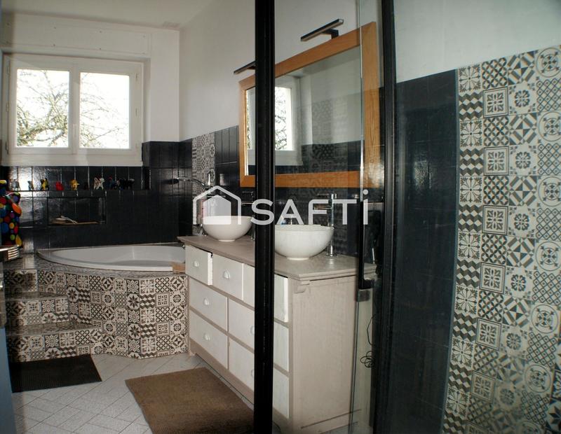 Maison - 167 m² - 8 pièces