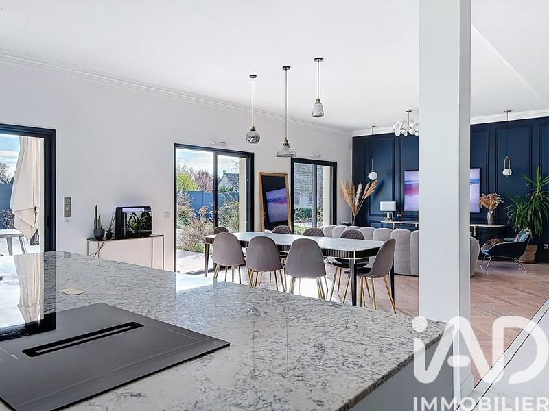 Maison - 320 m² - 9 pièces