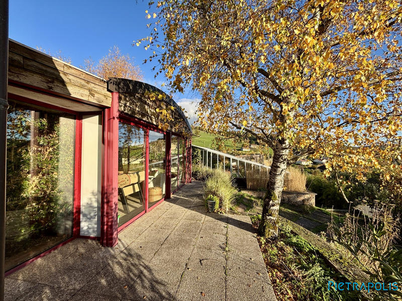 Maison - 232 m² - 9 pièces