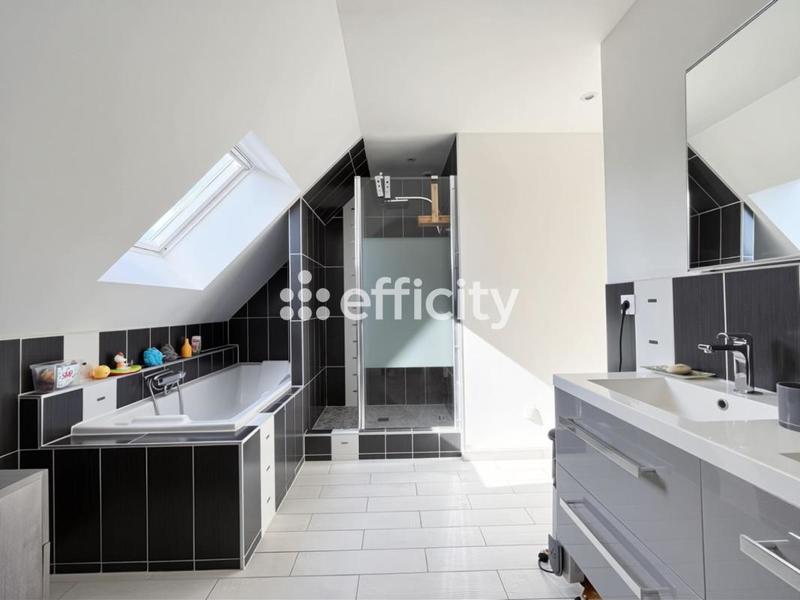 Maison - 139 m² - 6 pièces