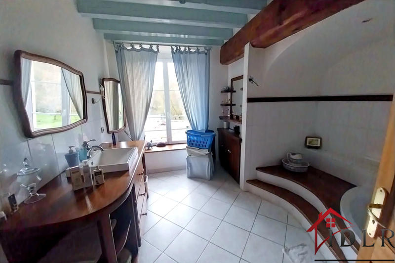 Maison - 300 m² - 7 pièces