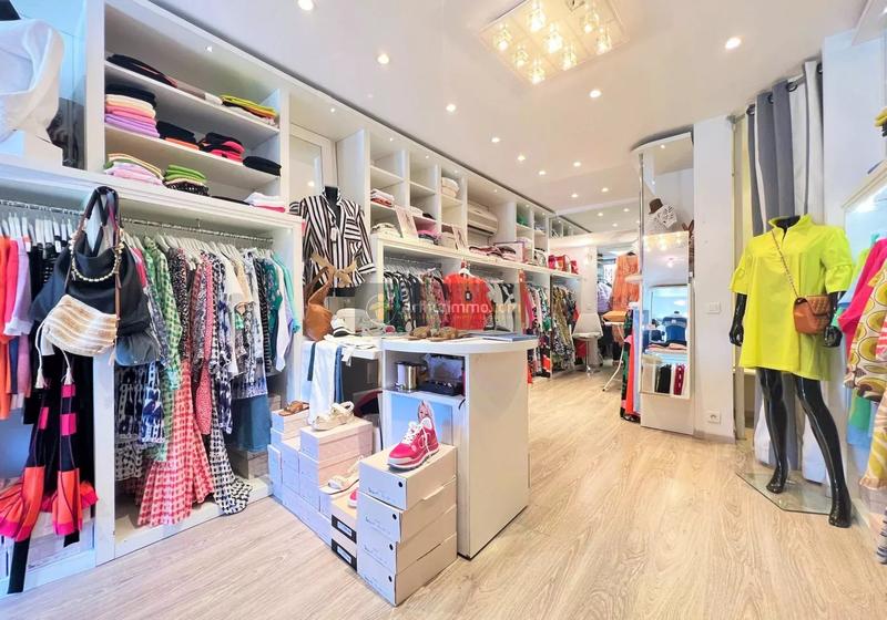 Magasins - 38 m² - 1 pièce