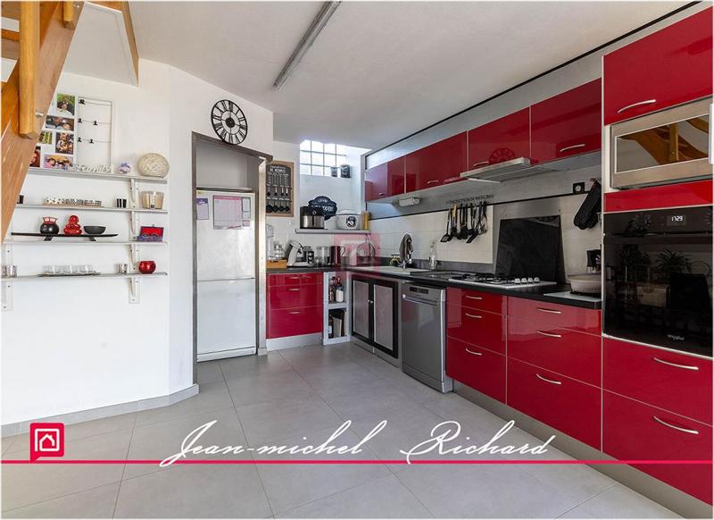 Maison - 210 m² - 8 pièces