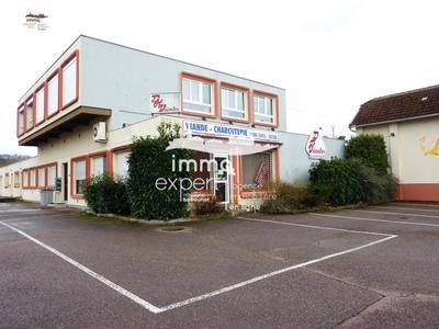 Local commercial - 211 m² - 7 pièces