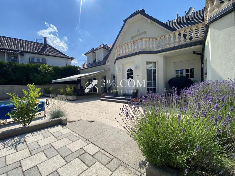 Demeure - 203 m² - 7 pièces