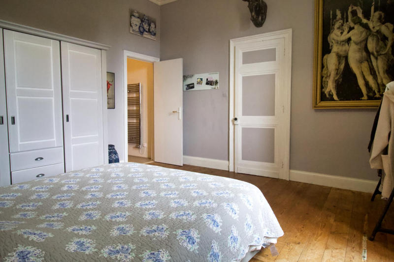 Maison - 247 m² - 15 pièces