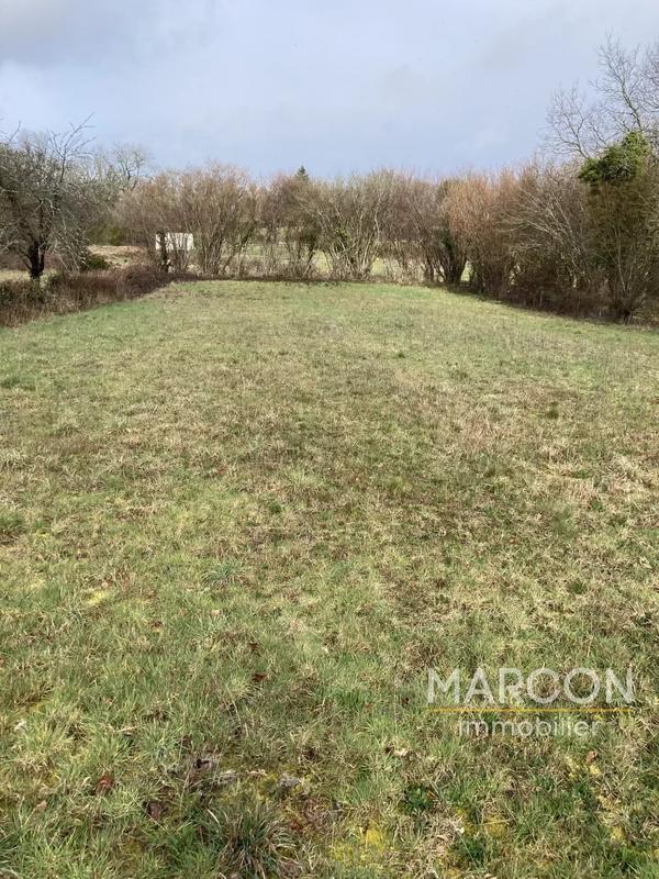 Terrain constructible - 1 868 m²