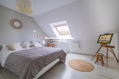 Maison - 225 m² - 8 pièces