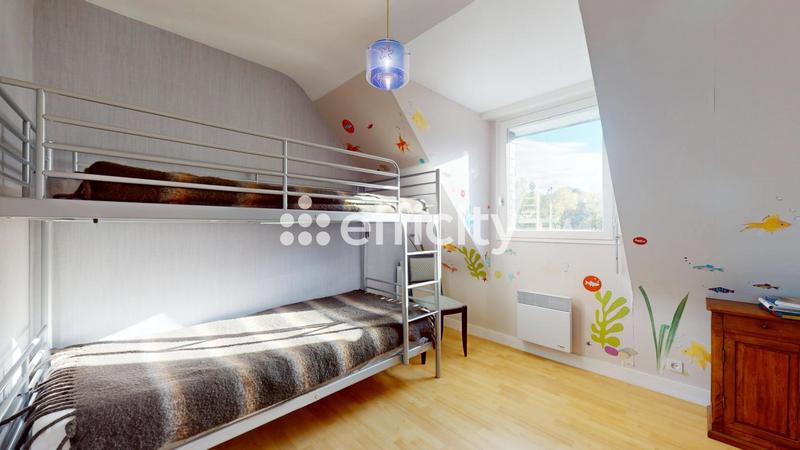 Maison traditionnelle - 132 m² - 7 pièces