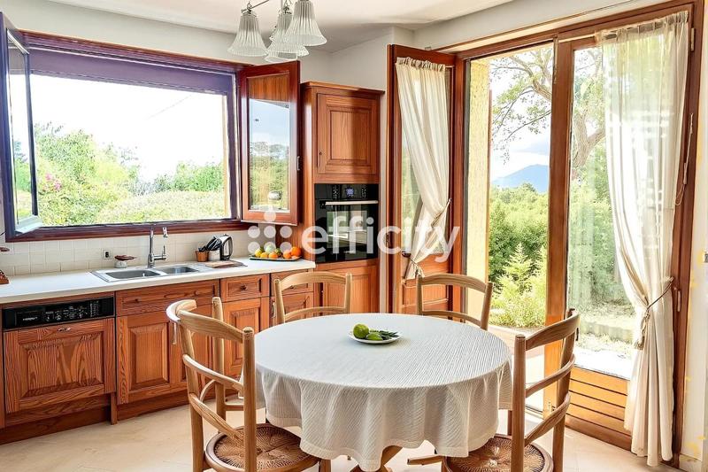 Maison - 135 m² - 5 pièces