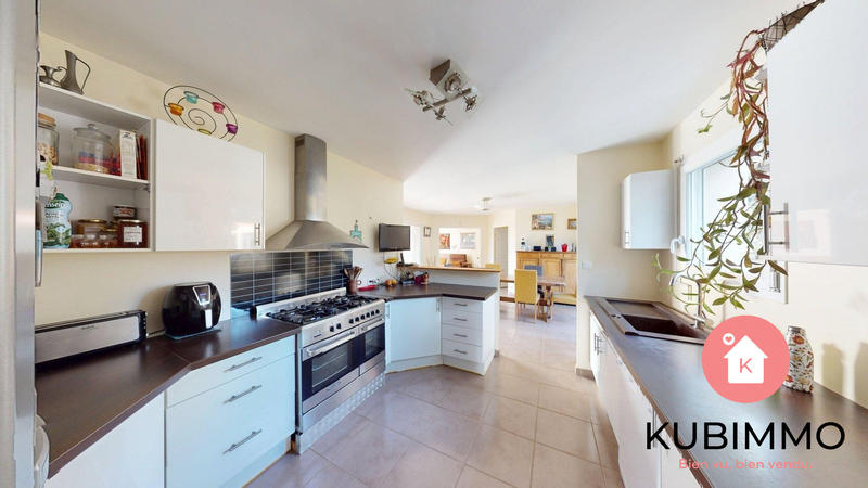 Maison traditionnelle - 175 m² - 8 pièces