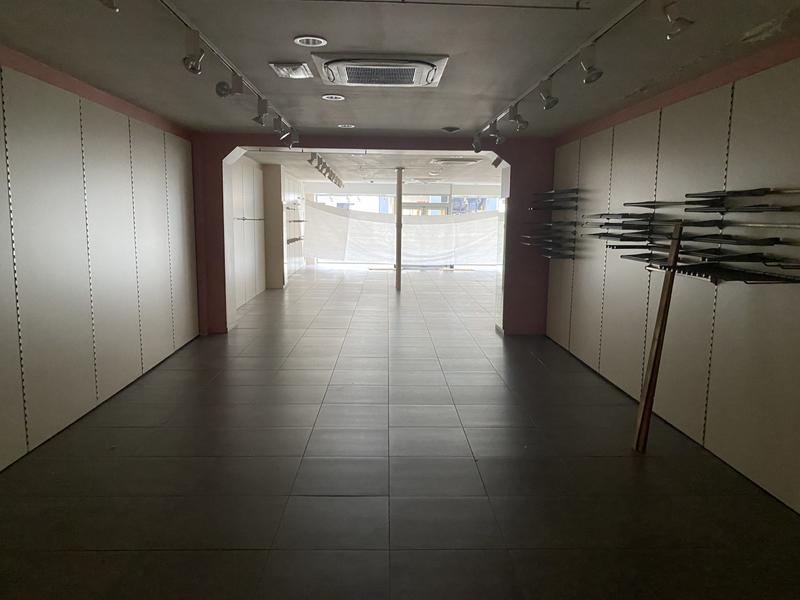 Local commercial - 200 m²