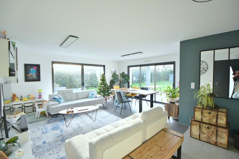 Maison - 93 m² - 4 pièces