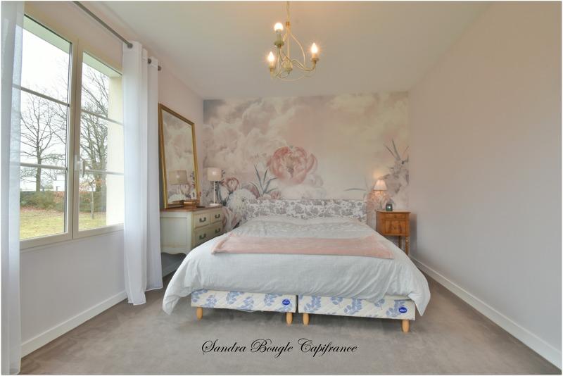 Maison - 216 m² - 9 pièces