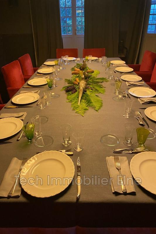 Demeure - 1 100 m² - 16 pièces