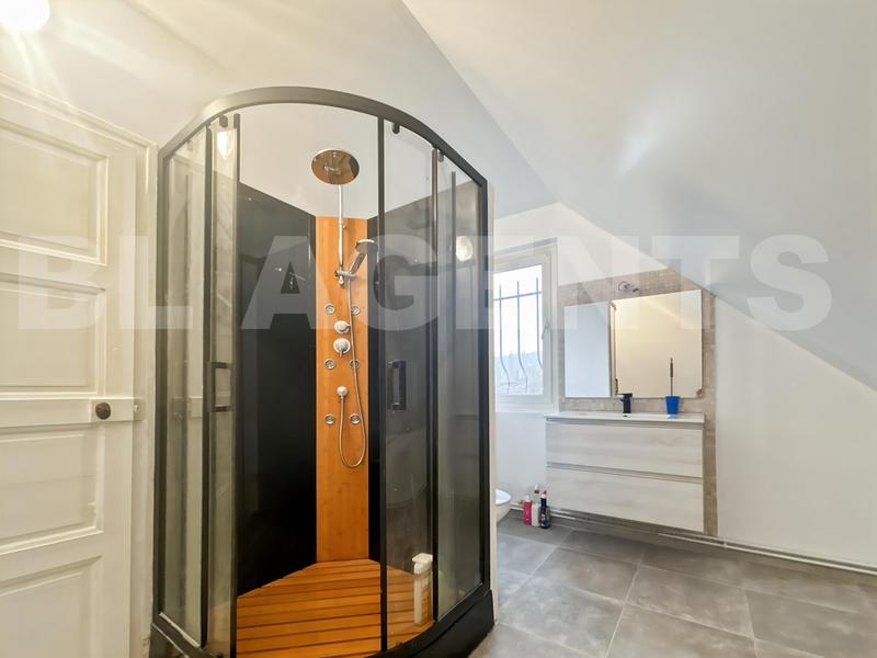 Maison de ville - 263 m² - 9 pièces