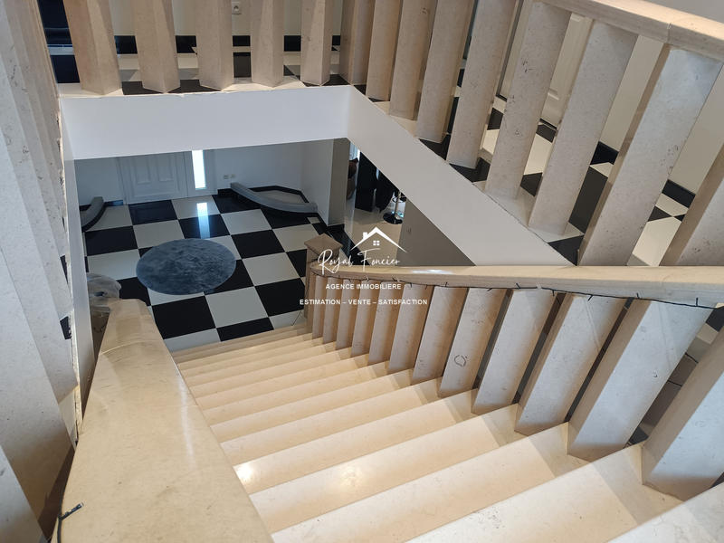 Maison contemporaine - 265 m² - 6 pièces