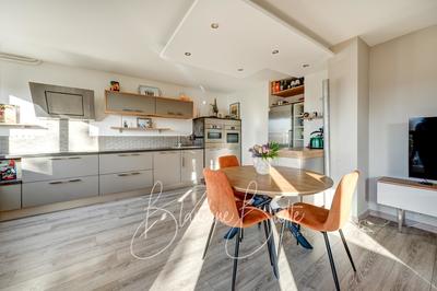 Appartement - 96 m² - 5 pièces