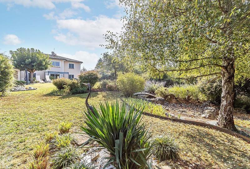 Maison - 226 m² - 6 pièces