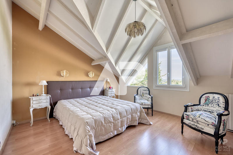 Maison - 140 m² - 7 pièces