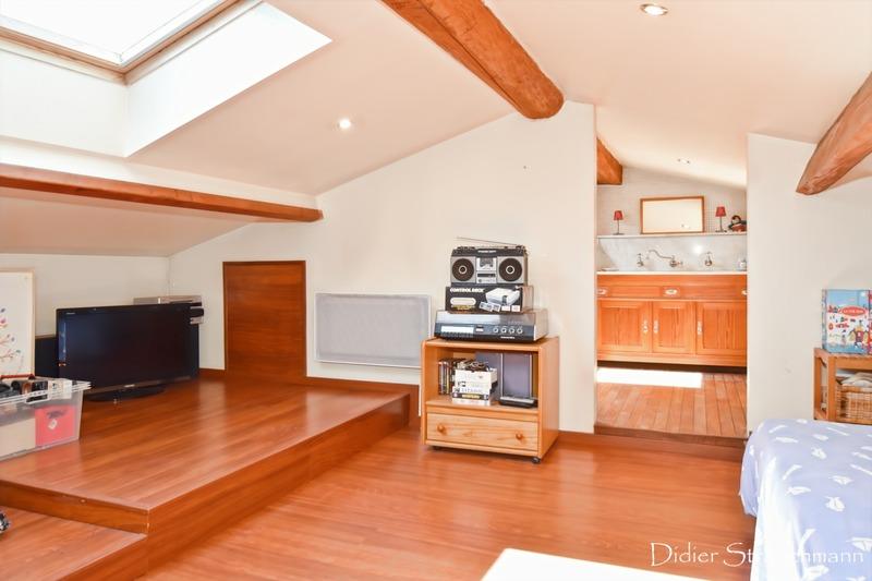 Maison - 206 m² - 7 pièces