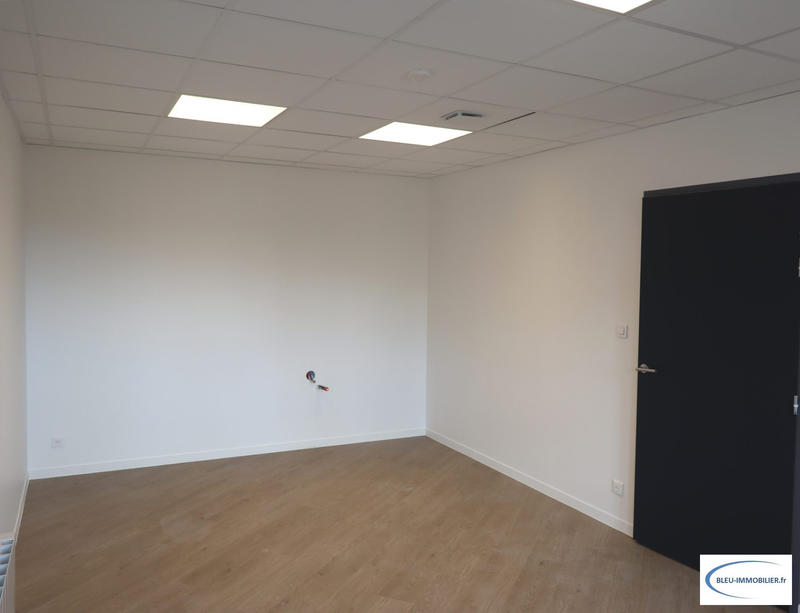 Bureau - 64 m²