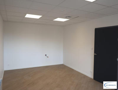 Bureau - 64 m²