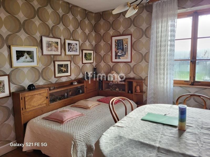 Maison - 222 m² - 8 pièces