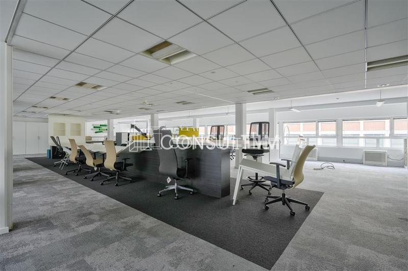 Bureau - 3 258 m²