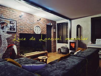 Maison - 202 m² - 7 pièces