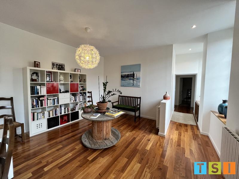 Maison de ville - 239 m² - 8 pièces