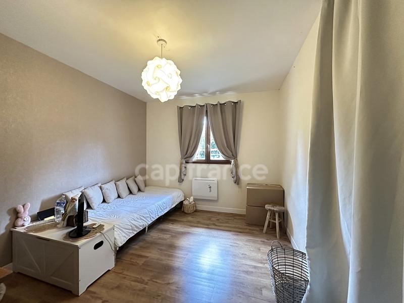 Maison - 180 m² - 5 pièces