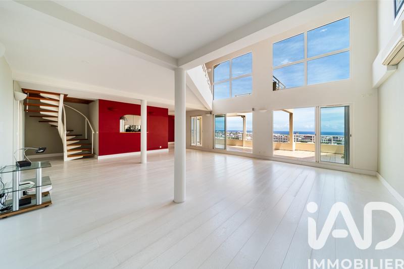 Duplex - 197 m² - 5 pièces