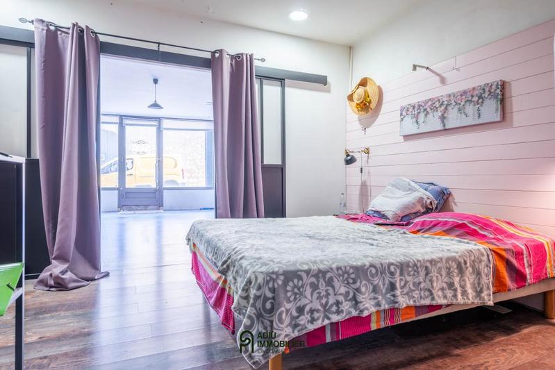 Maison - 220 m² - 12 pièces